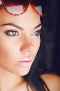 4 Beauty Accessories to Accentuate Your Look - Joanna Vargas