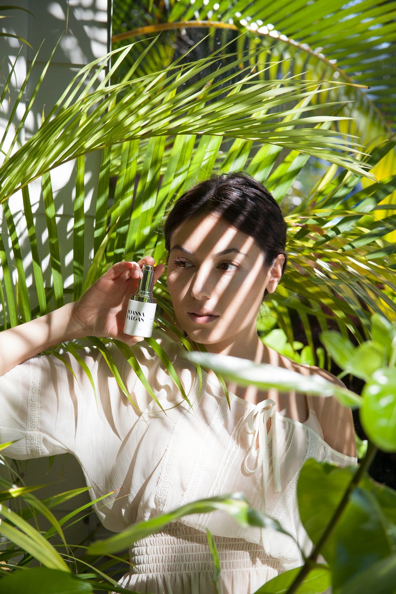 Illuminate and Protect: Discover the Power of Joanna Vargas Rescue Serum with Vitamin C and Squalane