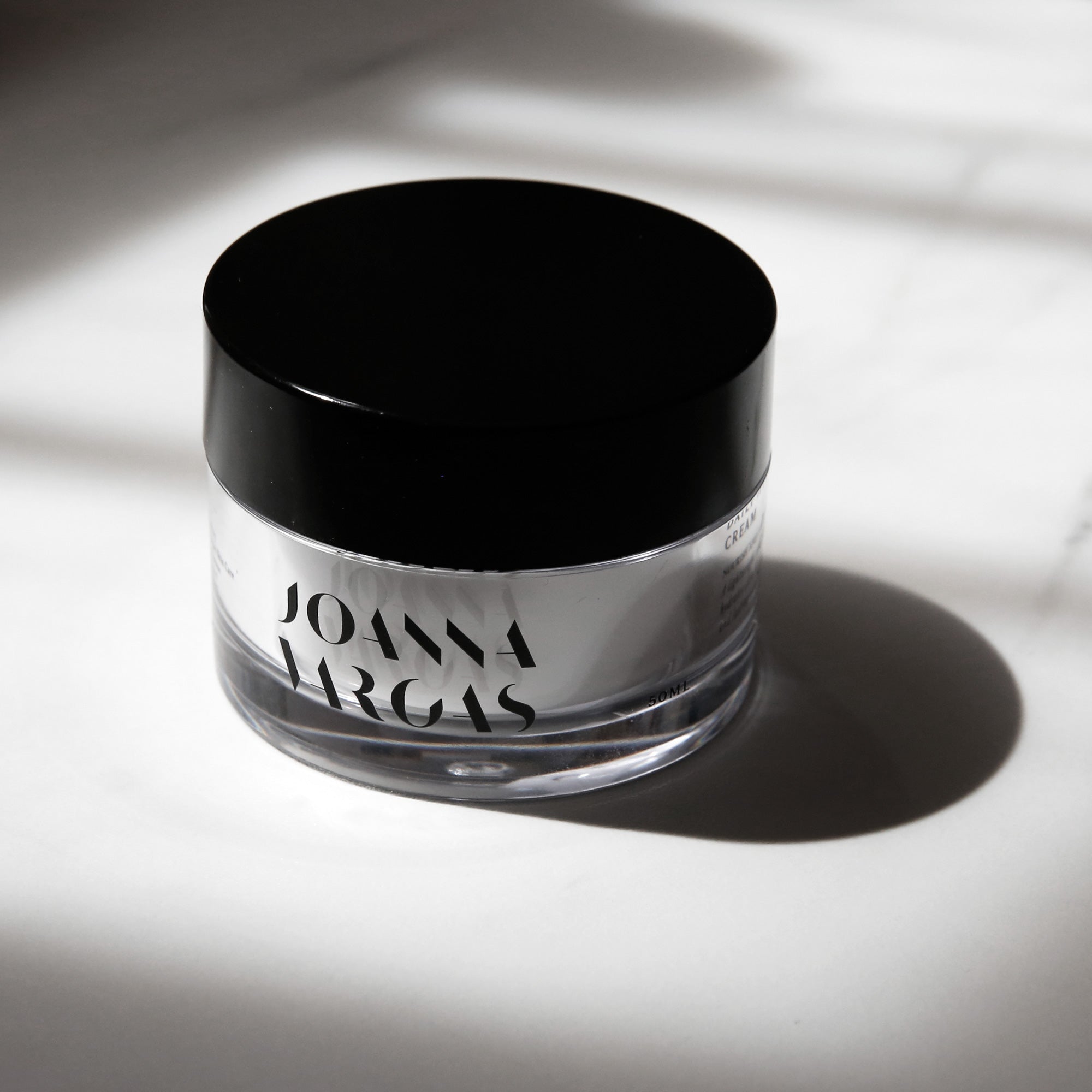 The Lightweight Anti-Aging Moisturizer that will make your senses sing - Joanna Vargas