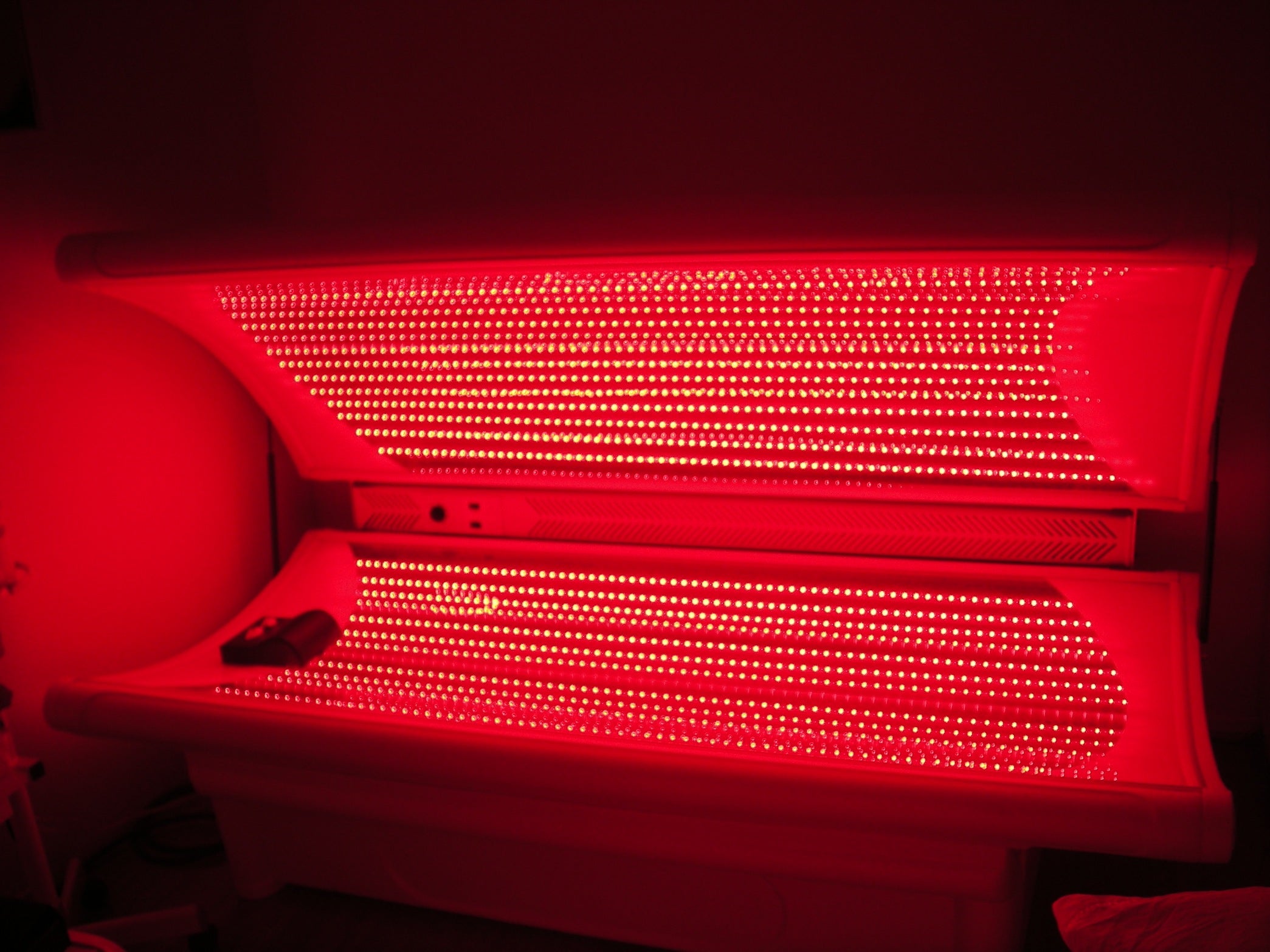 New York Spa Treatments: LED Light Versus Laser for Youthful Skin