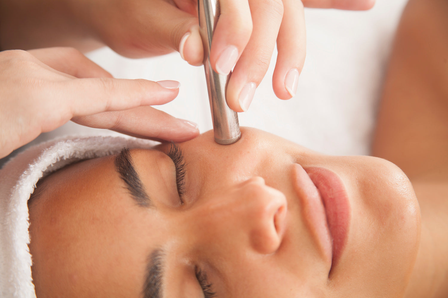 Diamond-Tip vs. Crystal Microdermabrasion — What’s Used and Why